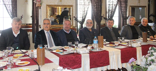 ÇORUM'DA MUHTARLARA ÖNEMÜZDEKİ GÜNLERDE EVLERDE BAŞLANACAK OLAN RADON GAZI ÖLÇÜMLERİ HAKKINDA BİLGİ VERİLDİ. (M. MUTTALİP YALÇIN/ÇORUM-İHA)
