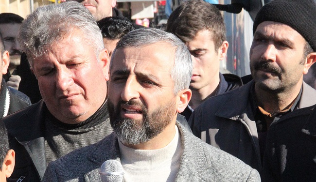 İNSANİ DEĞERLER PLATFORMU BAŞKANI ZEKİ KANBUR, HALEP'E YARDIMLARININ DEVAM EDECEĞİNİ SÖYLEDİ. (M. MUTTALİP YALÇIN/ÇORUM-İHA)