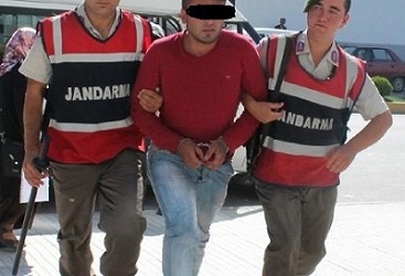 KENDİSİNİ BIÇAKLAYAN EŞİNİ AFETTİ