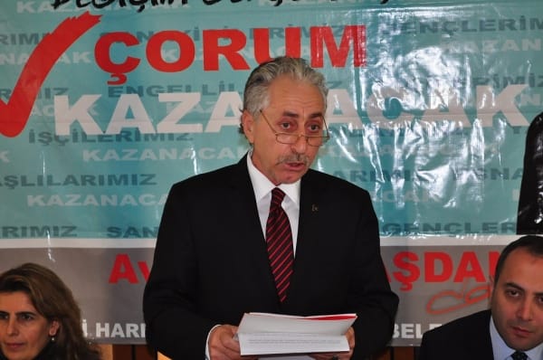 MHP’DEN BAYRAĞIN İNMESİNE TEPKİ