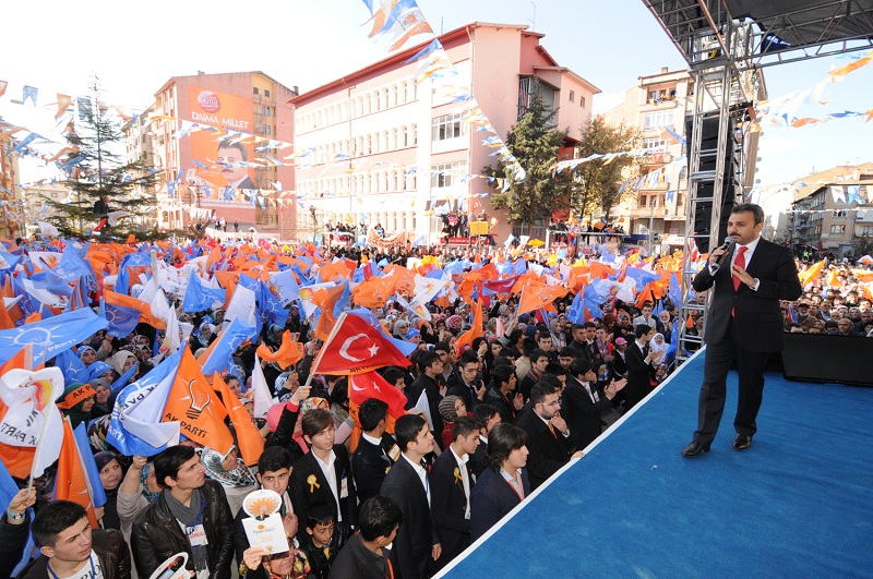 AK PARTİ’DEN COŞKULU MİTİNG