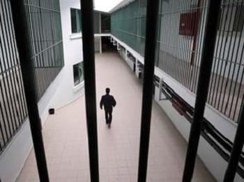 CEZAEVİNDE KAVGA 3 YARALI