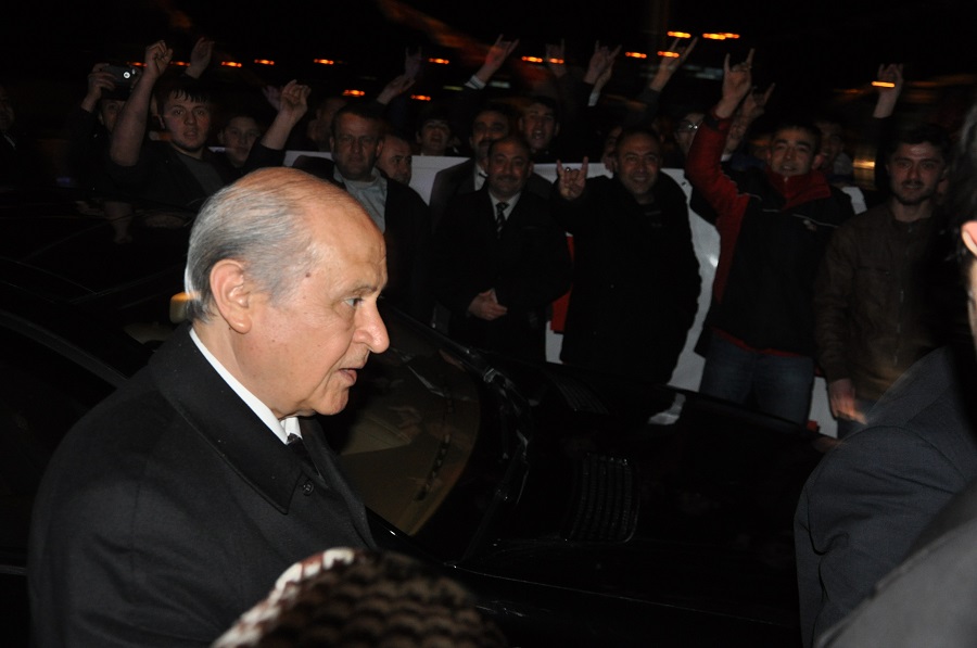 DEVLET BAHÇELİ’NİN KONVOYUNDA KAZA