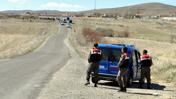 MHP SEÇİM ARAÇLARININ SESİNİ KISTI