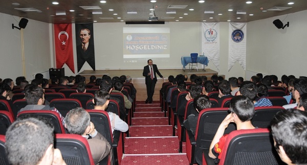 REKTÖR ALKAN, ÖĞRENCİLERLE BULUŞTU
