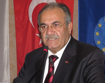 KADIN TOPLUMDA BİR MİSYONU ÜSTLENMİŞTİR