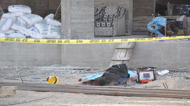 İNŞAATTAN DÜŞEN YAŞLI ADAM ÖLDÜ