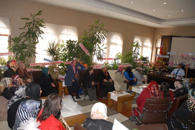 AK PARTİLİ BAYANLARDAN KÜLCÜ’YE KUTLAMA ZİYARETİ