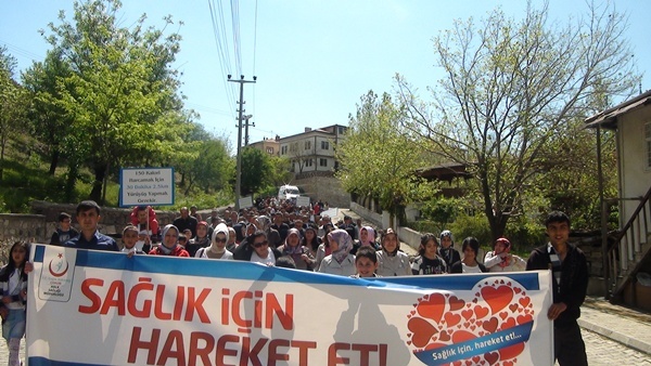İSKİLİP’TE SAĞLIKLI YAŞAM YÜRÜYÜŞÜ YAPILDI