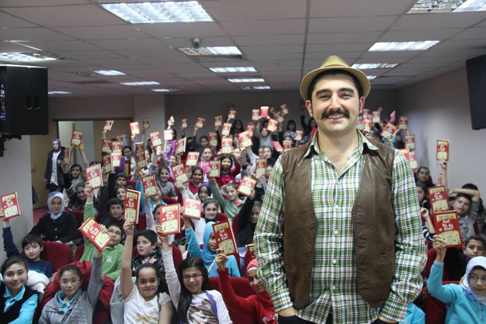 YAZAR MELİH TUĞTAĞ KİTAPLARINI İMZALAYACAK