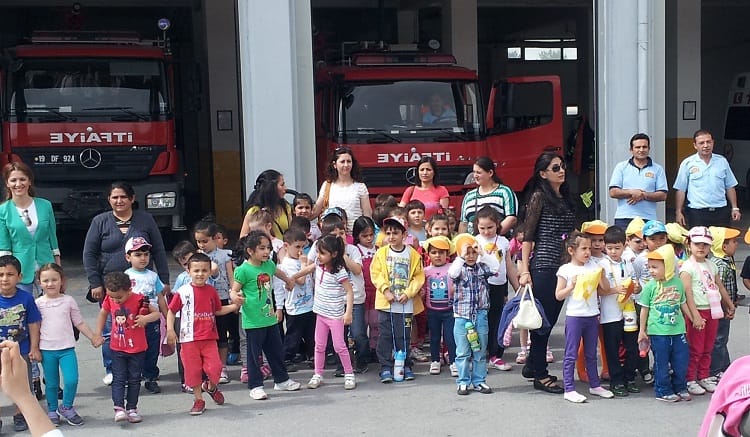 MİNİKLER İTFAİYE’Yİ YERİNDE TANIDI