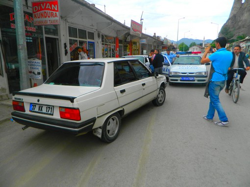 PARK HALİNDEKİ ARACA ÇARPTI