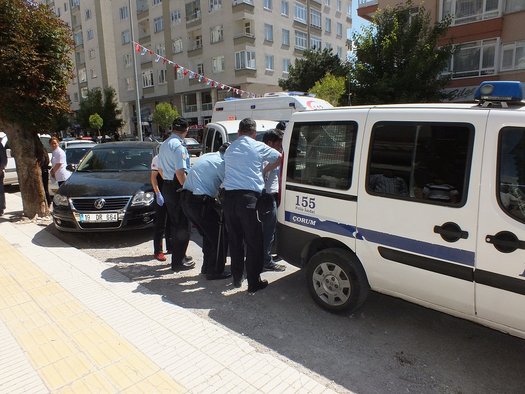 İŞYERİNİ YAKMAK İSTEDİ