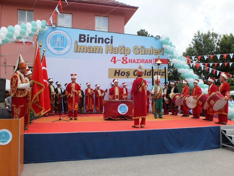 İMAM-HATİP GÜNLERİNE RENKLİ AÇILIŞ