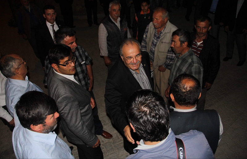 AK PARTİ ÇORUM’DA SAHAYA İNDİ