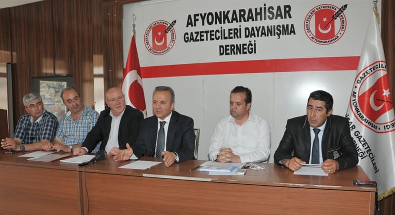 GAZETECİLERİN SORUNLARI TARTIŞILDI