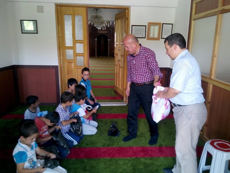 KUR’AN ÖĞRENCİLERİNE ESNAF DESTEĞİ