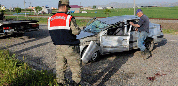 PARK VE BAHÇELER MÜDÜRÜ KAZA YAPTI