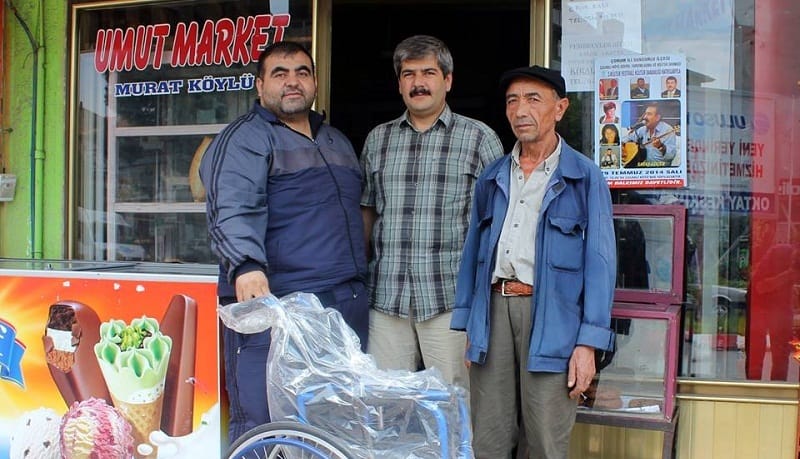 ÇORUMLU İŞ ADAMI 2 ENGELLİYİ SEVİNDİRDİ
