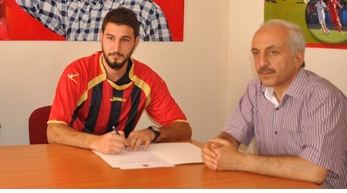TRANSFERDE İLK İMZAYI AKIN ATTI