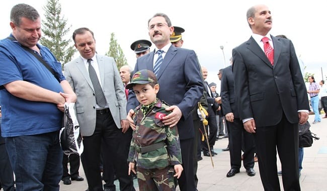KÜLCÜ TÖRENLERE KATILMADI