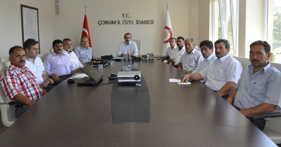 MUHTARLARIN YOL TALEBİNE JET YANIT
