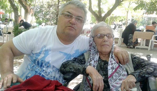 ÇORUMLU İŞ ADAMI ANNESİNİ KAYBETTİ