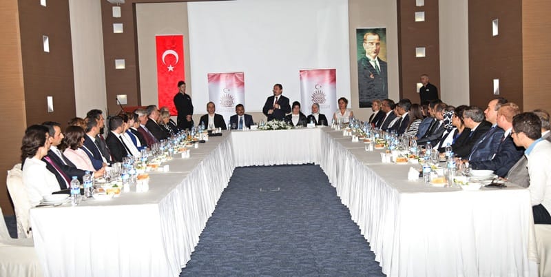 VALİ BAŞKÖY, VEDA YEMEĞİ VERDİ