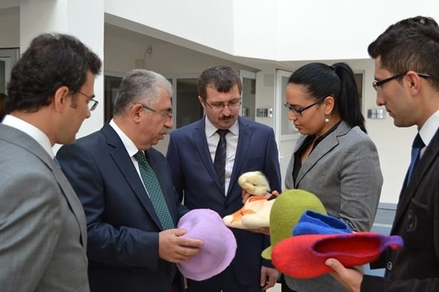 İLK DERSİ AHMET AHLATÇI VERDİ