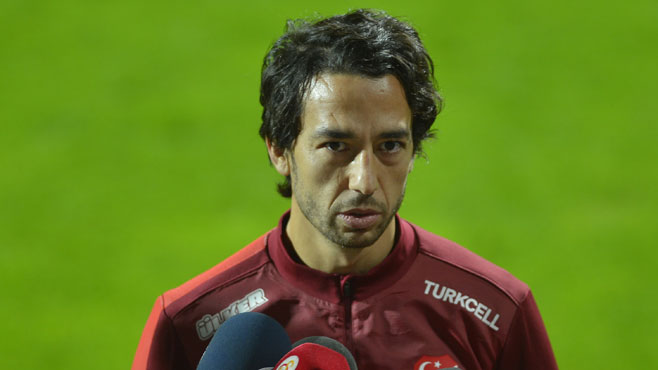 ÜNLÜ FUTBOLCU ANNESİNİ KAYBETTİ