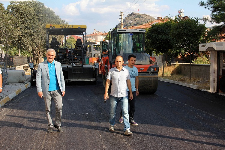 OSMANCIK’TA ASFALT ÇALIŞMALARI DEVAM EDİYOR