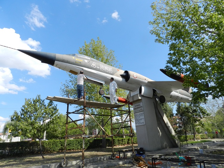 OSMANCIK’IN SİMGESİ ANIT UÇAK BOYANDI