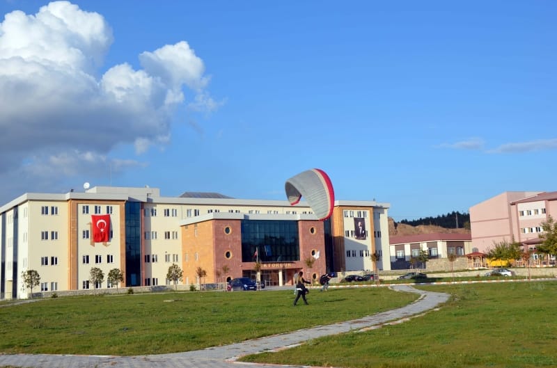 HİTİT’DE YAMAÇ PARAŞÜTÜ EĞİTİMİ BAŞLADI