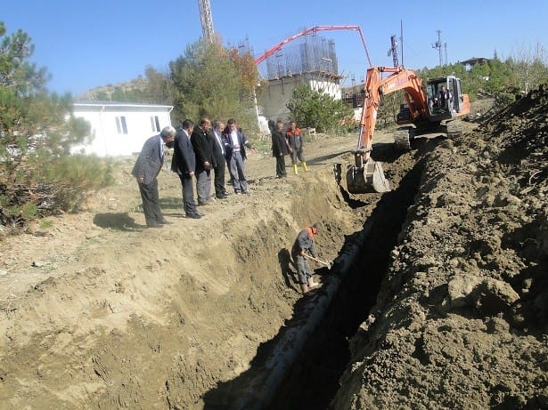 ŞAHİNER, HALKTAN ÖZÜR DİLEDİ