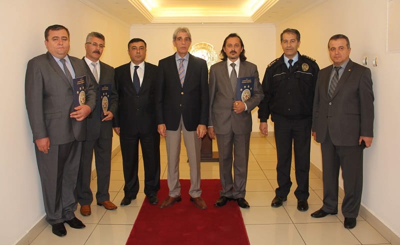 3 POLİSE ALTIN ÖDÜLÜ