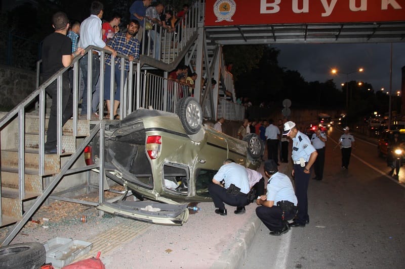 SAHTE KİMLİK YAPTIRDI AMA POLİSTEN KAÇAMADI