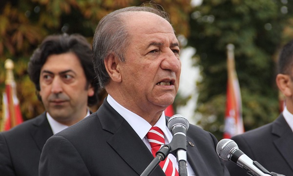 ÇORUM VALİSİ BELEDİYE OLAYINA EL ATTI