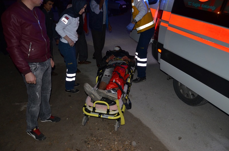 OTOMOBİL İLE MOTOSİKLET ÇARPIŞTI