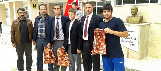 İŞİTME ENGELLİLER ERMENİSTAN’DAN ÖDÜLLE DÖNDÜ