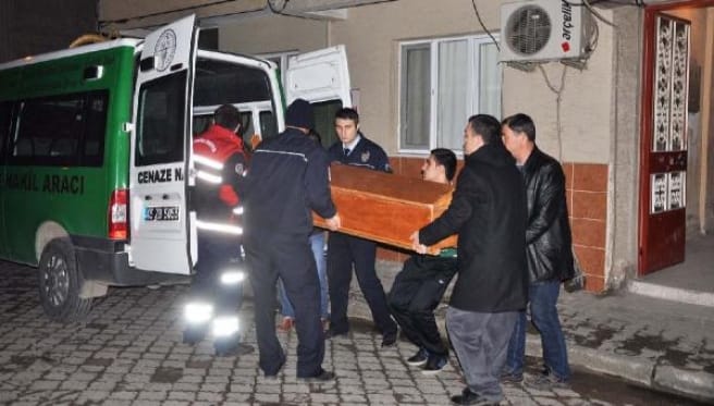 YAŞLI ADAM EVİNDE ÖLÜ BULUNDU