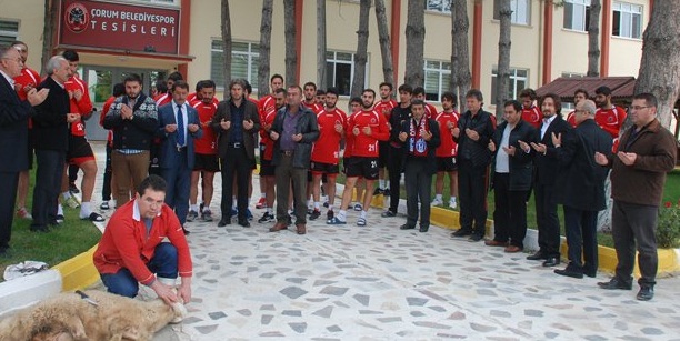 ŞAHİN, BELEDİYESPOR İÇİN KURBAN KESTİRDİ