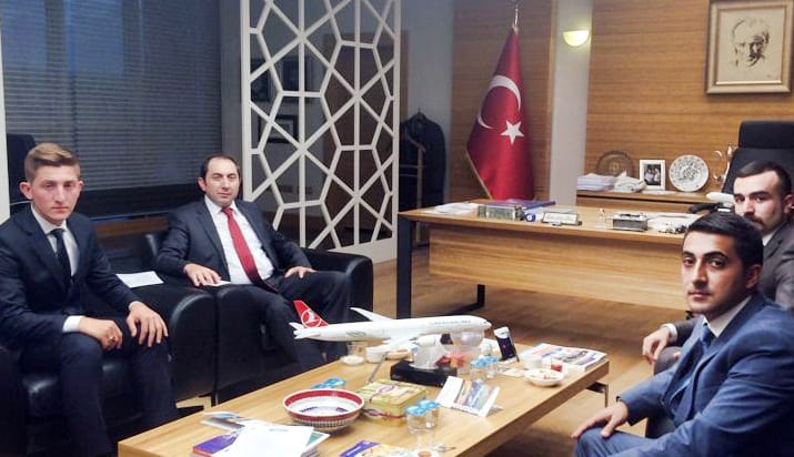 ÜLKÜCÜLERDEN REKTÖRE SÜRPRİZ ZİYARET