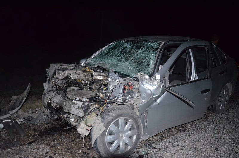 OTOMOBİL İLE TRAKTÖR ÇARPIŞTI; 1 YARALI