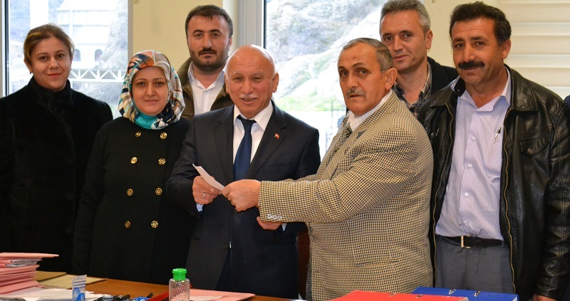 AK PARTİ’DE KOÇKAYA MAZBATASINI ALDI