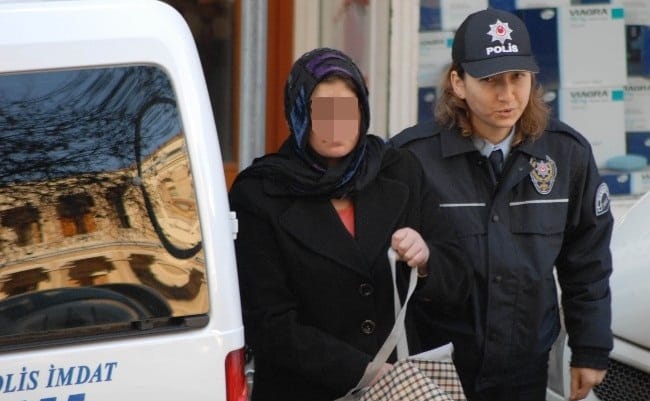 KAYNAK USTASI ÖLDÜ, EŞİ TUTUKLANDI