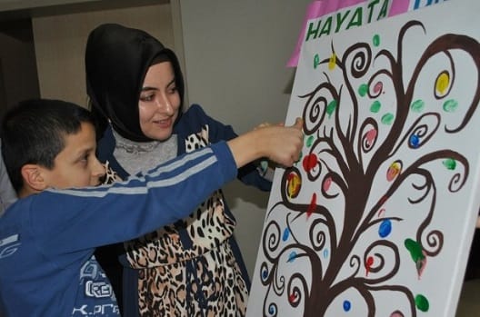 HER DOKUNUŞ SEVGİYLE BÜTÜNLEŞİYOR