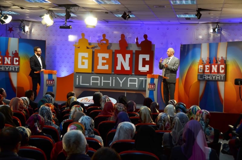 GENÇ İLAHİYAT PROGRAMI ÇORUM’DA GERÇEKLEŞTİ