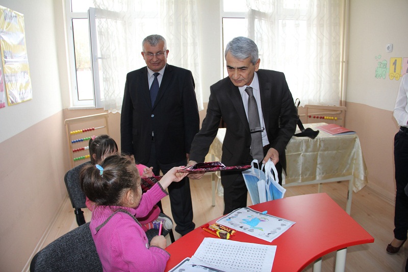 KAYMAKAMDAN ENGELLİLERE YAKIN İLGİ