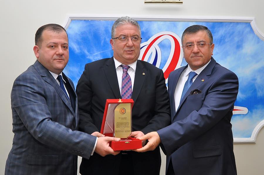 MÜSİAD’DA NECİP UYGUR SÜRPRİZİ