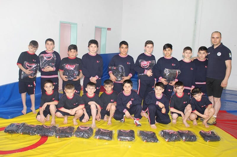 FEDERASYONDAN GÜREŞÇİLERE MALZEME DESTEĞİ